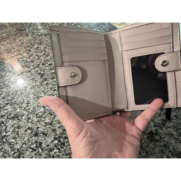 Purse and matching wallet. PRICE REDUCTION!! $$50 for the set!!! - Picture 6 of 10